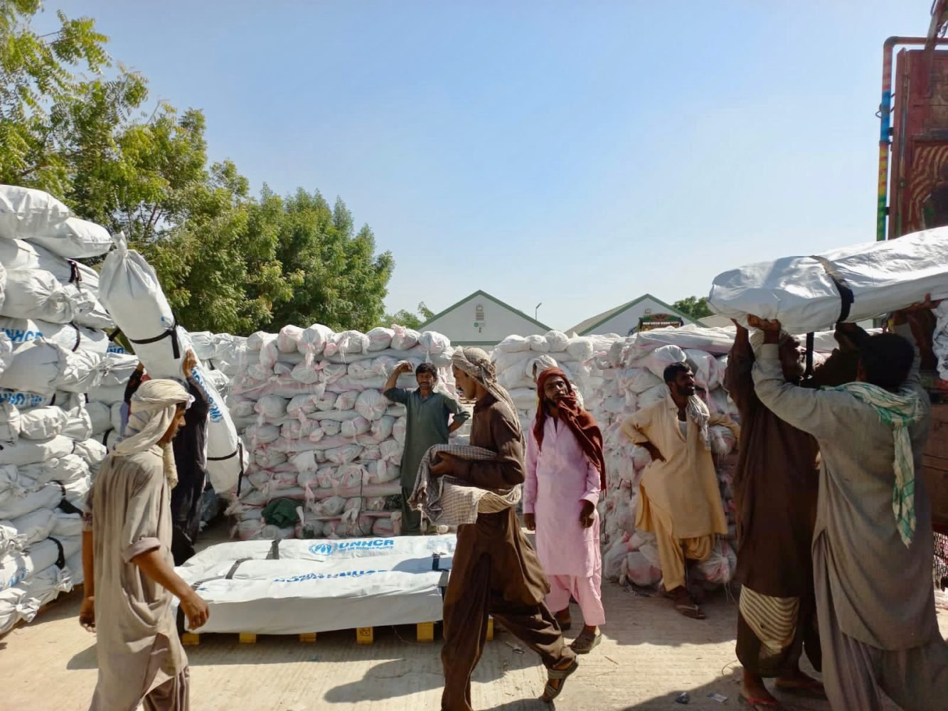 UN experts urge Pakistan to halt forced deportation of Afghans